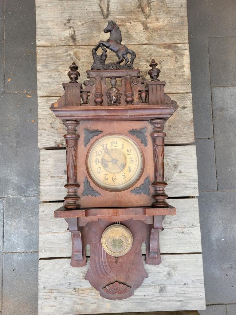 Antieke klok, Ophalen