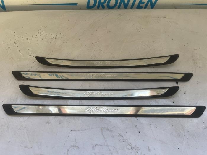 Bande décorative d'un Alfa Romeo Stelvio, -, 3 mois de garantie, Utilisé, Alfa Romeo