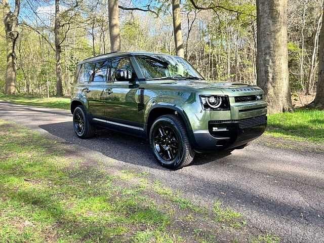 Land Rover Defender 110 3.0 D MHEV D200 -6 Zit! In Stock!, Auto's, Automaat, 197 pk, 145 kW, Zwart