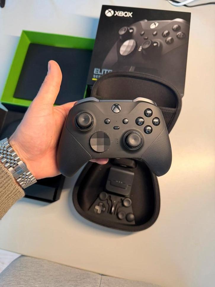 Manette Xbox Elite Series 2 (2024), Consoles de jeu & Jeux vidéo, Consoles de jeu | Xbox | Accessoires, Comme neuf, Xbox Series X