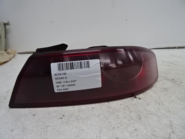 FEU ARRIÈRE DROIT Alfa Romeo 159 (939AX) (01-2005/12-2012), Utilisé, Alfa Romeo