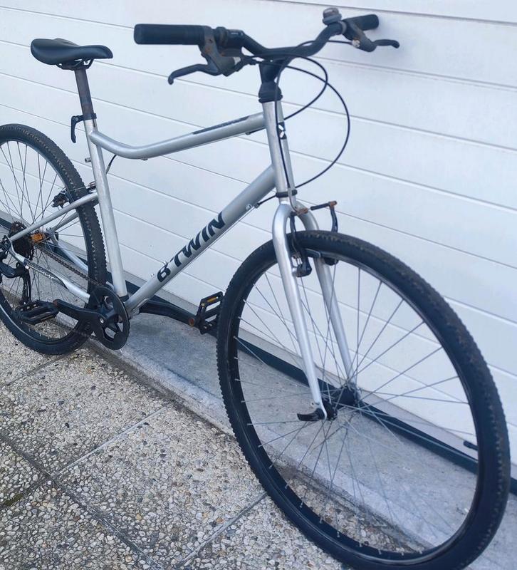 Vélo de montagne Btwin Riverside 120 gris argenté, Vélos & Vélomoteurs, Vélos | Hommes | Vélos de sport & Vélo de randonnée, Utilisé