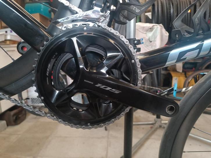 Shimano 105 crankstel met dubbele vermogensmeter, Fietsen en Brommers, Fietsonderdelen, Gebruikt, Crankstel of Pedalen, Aluminium