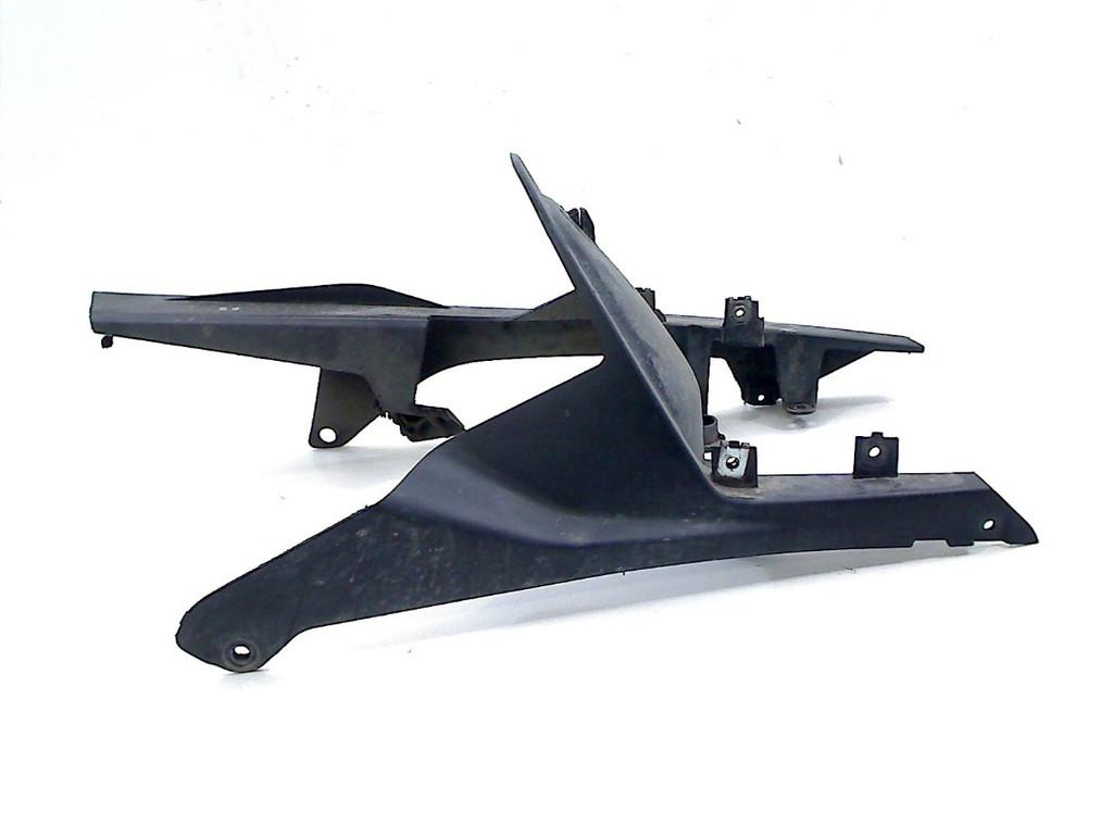 GARDE CHAINE RC 125 2019 (RC125 F5003S1) (9050406000033), Dhr. S. di Majo, Utilisé, Info@cama-motorparts.nl, P.J. Troelstraweg 8 8
3144 CX  MAASSLUIS, NL