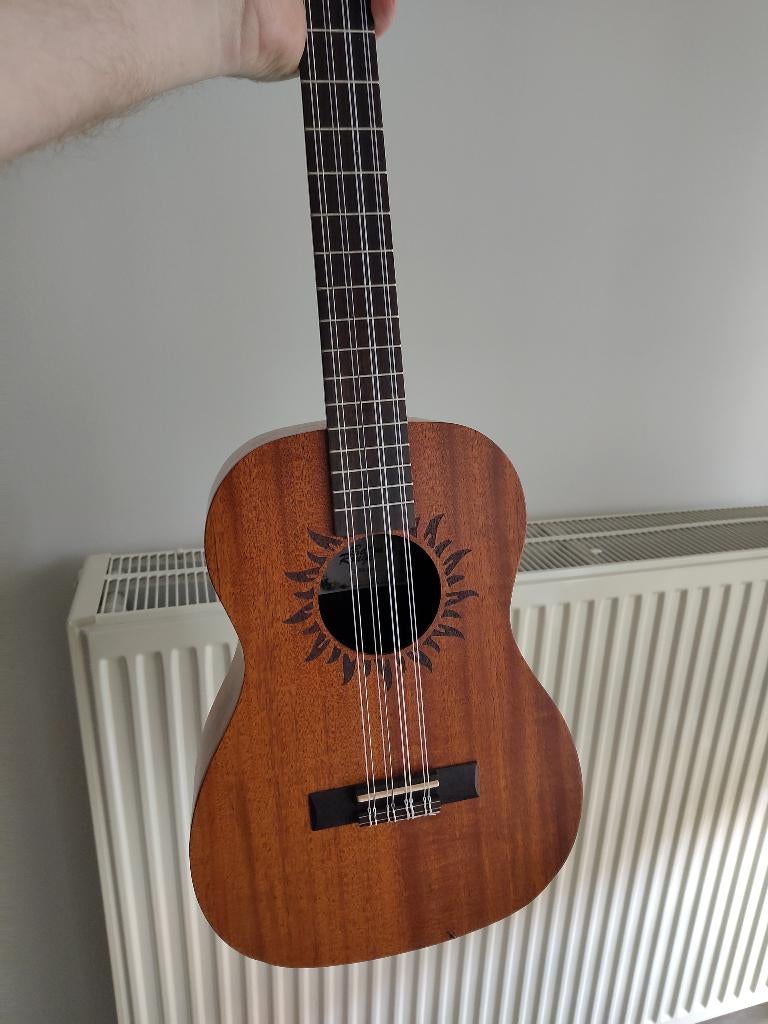 Baton rouge bariton ukulele 8 snaren nieuw, Ophalen of Verzenden, Nieuw, Ukelele