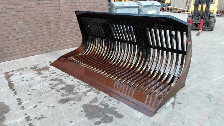 Verachtert skeleton bucket with Volvo / Lundberg coupling /, Articles professionnels, Machines & Construction | Pièces