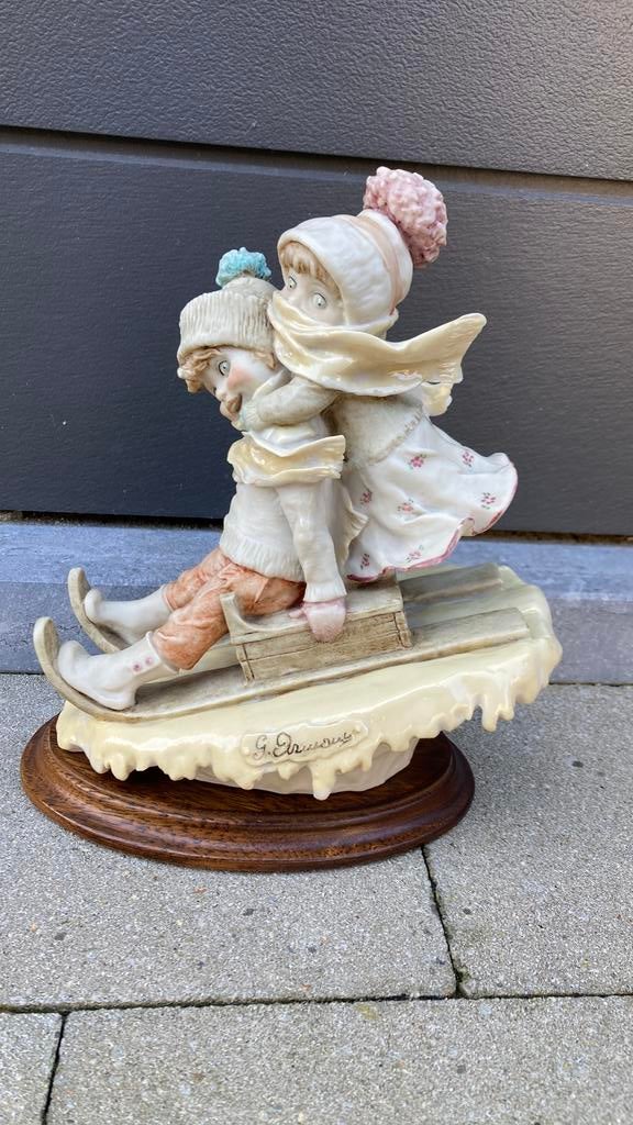 Porseleinen beeld Guiseppe Armani, Ophalen