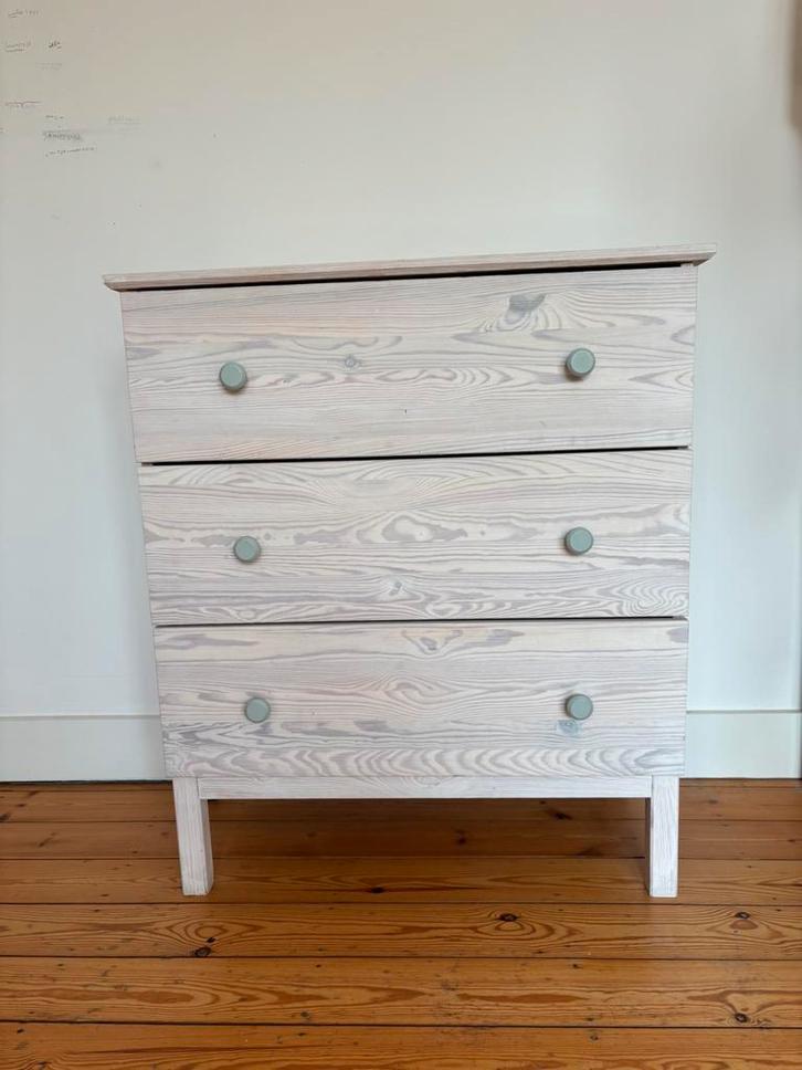 GRATUIT : Commode IKEA Tarva, Maison & Meubles, Armoires | Commodes, Utilisé, Moins de 100 cm, 50 à 100 cm, 25 à 50 cm, Pin, 3 ou 4 tiroirs