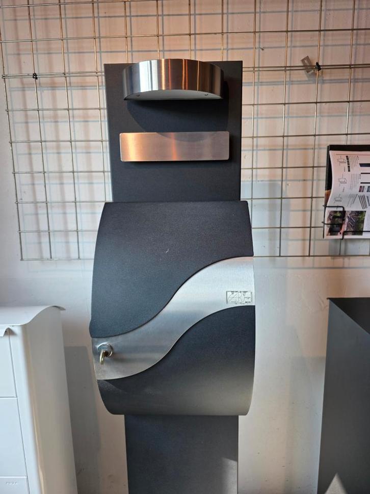 Brievenbus MEFA 630 Design + staander mefa 72, Tuin en Terras, Brievenbussen, Nieuw, Staande brievenbus, Inox, Ophalen