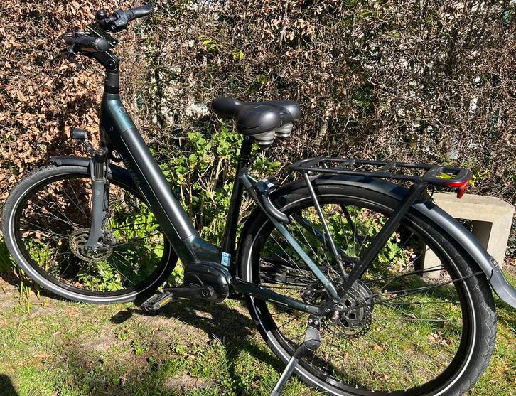 Electrische fiets perfecte staat amper 2 jaar oud, Fietsen en Brommers, Elektrische fietsen, Zo goed als nieuw, Ophalen