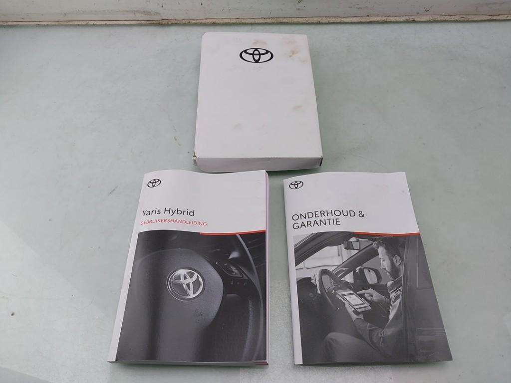 INSTRUKTIEBOEK Toyota Yaris IV (P21 / PA1 / PH1) (01-2020/-), Auto-onderdelen, Overige Auto-onderdelen, Toyota, Gebruikt