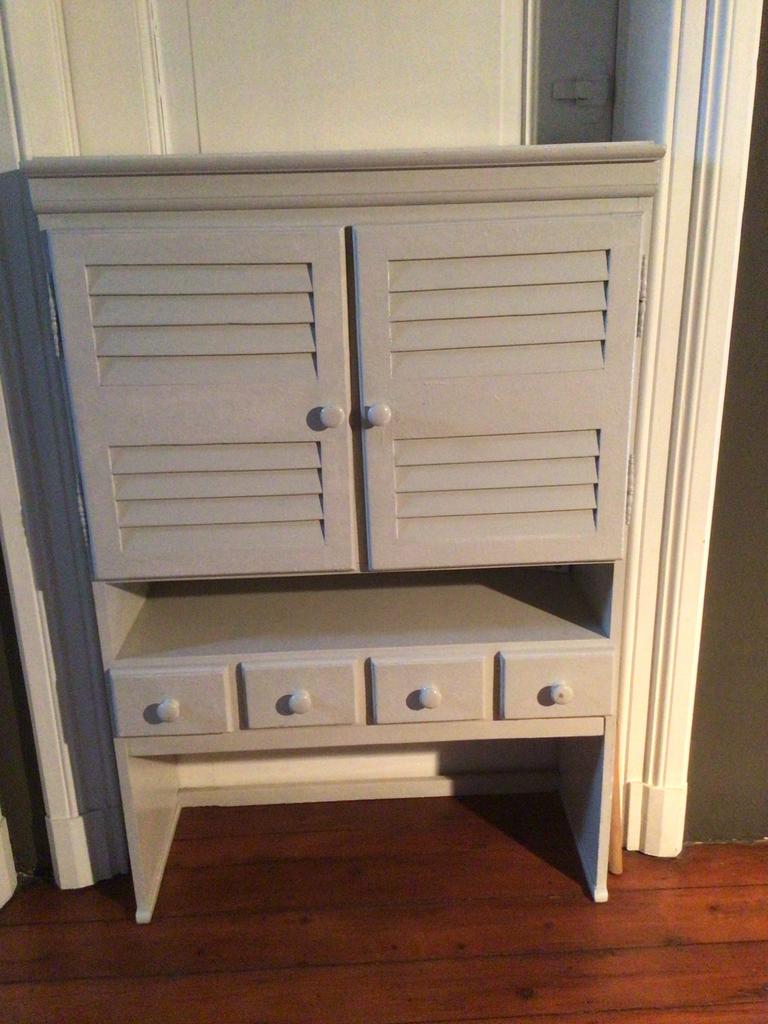 GRATIS geverfd houten kastje afhalen te Gent, Ophalen, Gebruikt