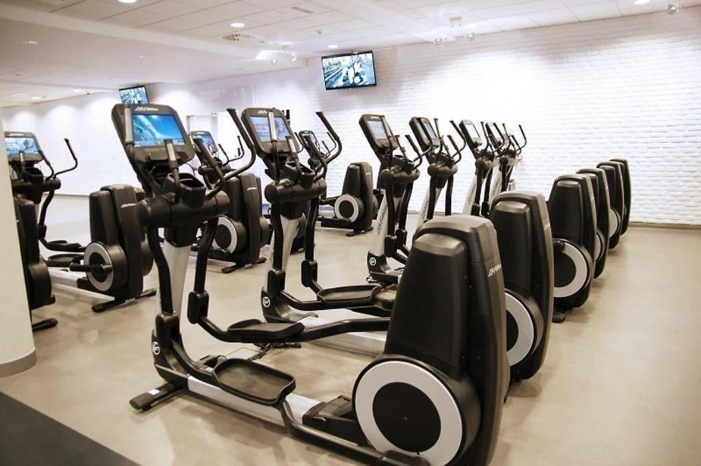 SET Technogym life fitness set crosstrainer loopband Matrix, Sports & Fitness, Équipement de fitness, Comme neuf, Bras, Jambes