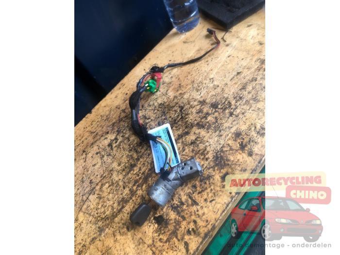 Kontaktslot + Sleutel van een Peugeot 307, Auto-onderdelen, Overige Auto-onderdelen, Peugeot, Gebruikt, 3 maanden garantie, Ophalen of Verzenden