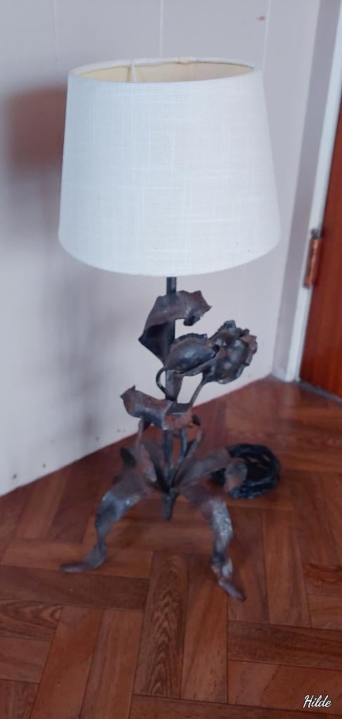 Handgesmede tafellamp, Antiek en Kunst, Antiek | Gereedschap en Instrumenten, Ophalen of Verzenden