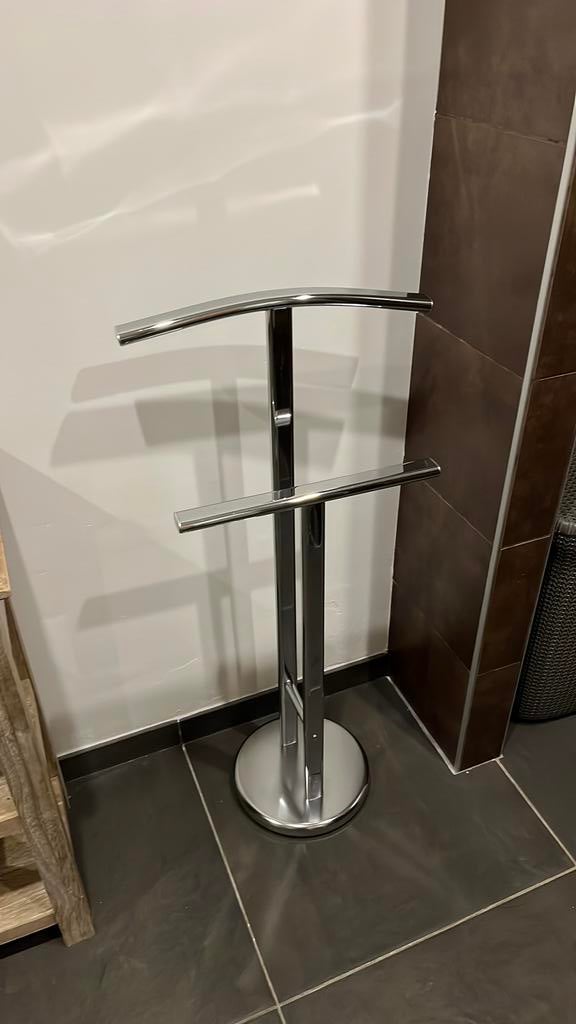 Kledingrek, Ophalen, Zo goed als nieuw