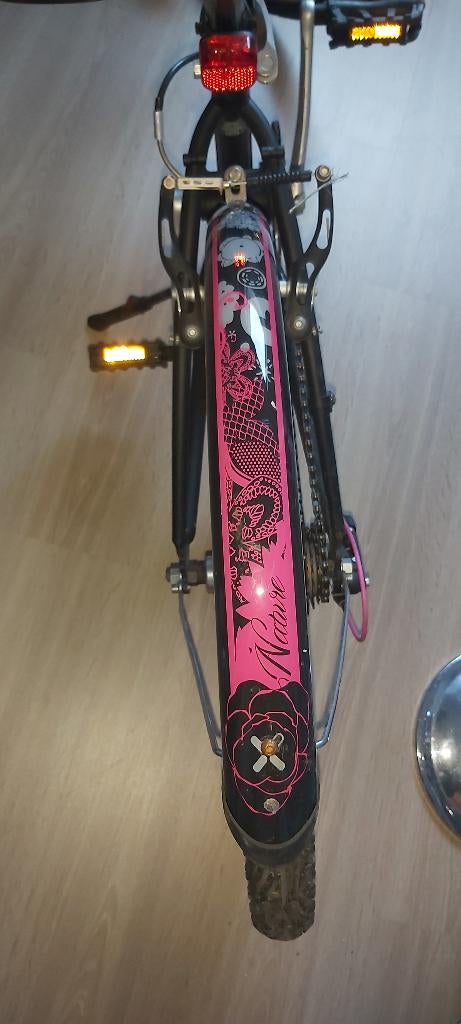 VÉLO B-TWIN POUR LES FILLES, Vélos & Vélomoteurs, B-Twin Decathlon, Comme neuf, Enlèvement, Frein à main