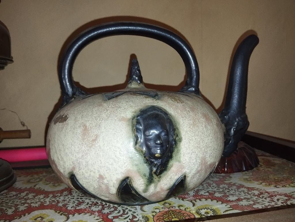 Théière en céramique de l'artiste belge Sylvain Sttublet, Ophalen