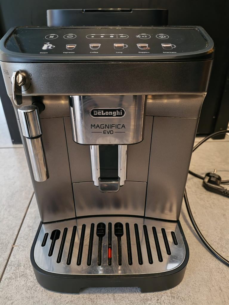 Delonghi Magnifica EVO, Electroménager, Cafetières, Enlèvement, Cafetière
