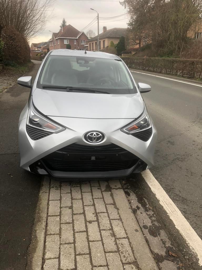Toyota Aygo, Autos, Toyota, Argent ou Gris, Euro 6, Boîte manuelle, 5 portes