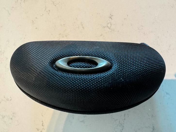 Oakley Sutro zonnebril te koop in uitstekende staat, Vélos & Vélomoteurs, Accessoires vélo | Batteries de vélo, Comme neuf, Enlèvement