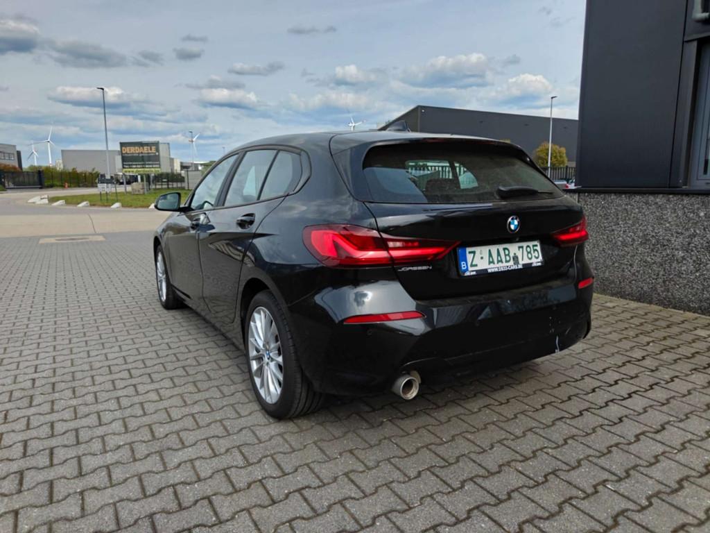 BMW 118 iA OPF Camera/LED/17"/Cruise/Apple/PDC/GPS, Auto's, BMW, 135 pk, Gebruikt, Zwart, Zwart