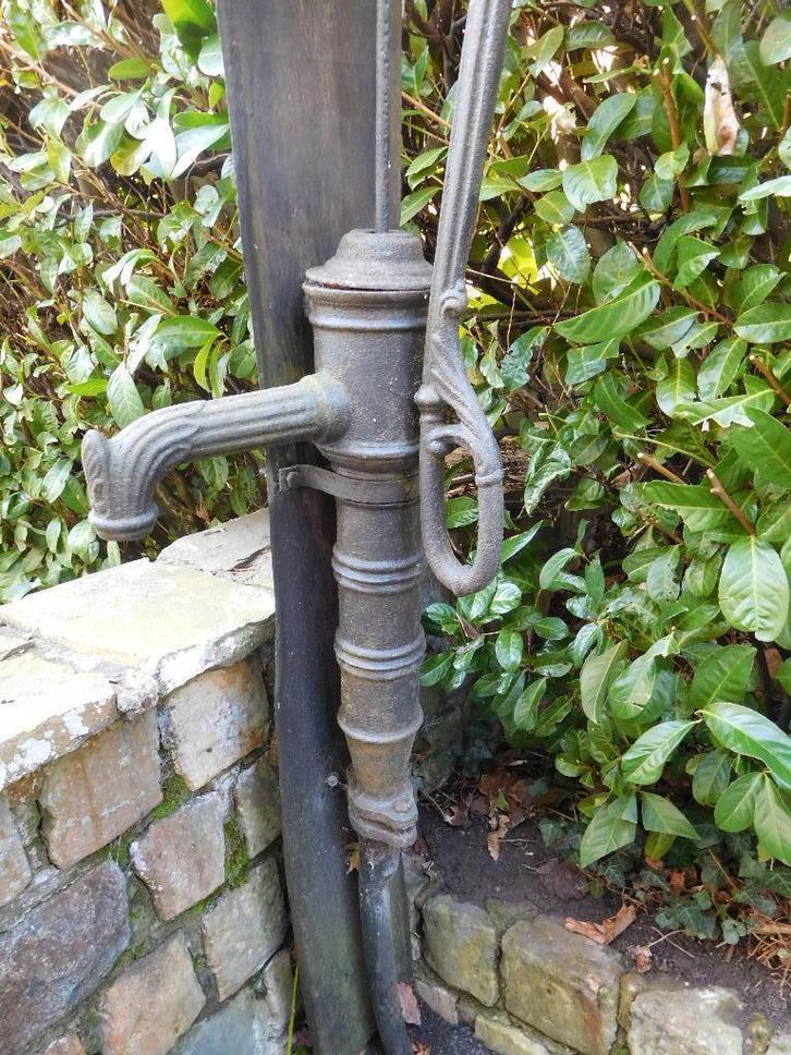 ANCIENNE POMPE A FONTAINE EN FONTE 190 cm décoration jardin, Jardin & Terrasse, Décoration murale de jardin, Utilisé, Enlèvement