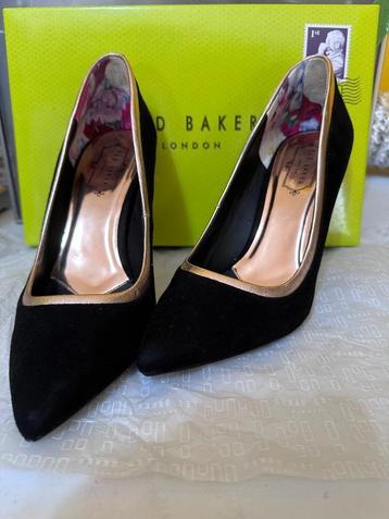 Ted Baker pumps- 40