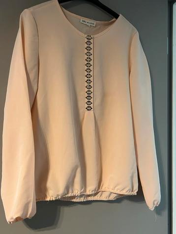 Kleding pakket 8 volle bananendozen : 60€ per doos ! beschikbaar voor biedingen