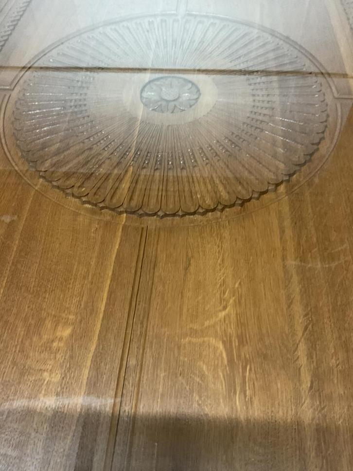 Salon of bijzettafel met renaissance motieven ambachtelijk., Maison & Meubles, Tables | Tables d'appoint, Utilisé, Bois, Enlèvement