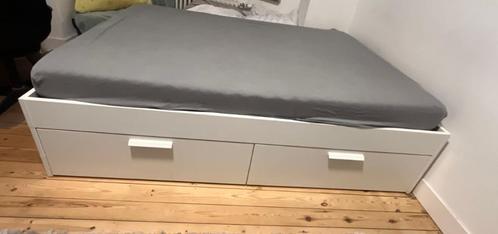 IKEA bed en matras, Huis en Inrichting, Slaapkamer | Bedden, Zo goed als nieuw, Tweepersoons, 140 cm, 200 cm, Hout, Wit, Ophalen
