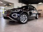 Volkswagen T-Roc T-Roc 1.5 TSI OPF DSG Style (bj 2024), Auto's, Automaat, Alcantara, Zwart, 5 zetels