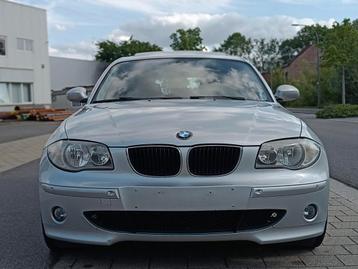 BMW 118 ESSENCE - 2005 -155.000KM AIRCO/CUIR/PDC/TOIT OUVERT, Autos, Cuir, Argent ou Gris, Achat, Boîte manuelle