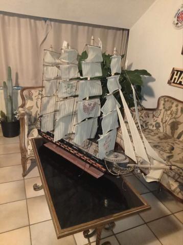 Maquette bateau frégate empire russe disponible aux enchères