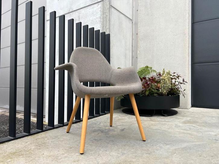 Vitra Organic reading chair, showroommodel, Huis en Inrichting, Fauteuils, Zo goed als nieuw, Hout, Stof, Ophalen of Verzenden