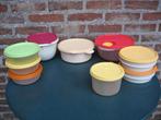 tupperware: voorraadkommen - 2 microgolf/magnetron kommen, Maison & Meubles, Cuisine| Tupperware, Enlèvement ou Envoi, Jaune