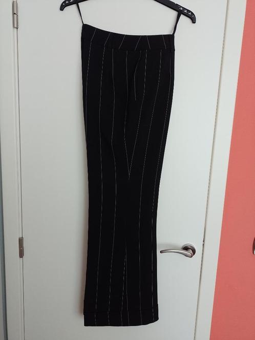 Zwarte broek met fijne streep, Vêtements | Femmes, Culottes & Pantalons, Neuf, Taille 42/44 (L), Noir, Longs, Enlèvement ou Envoi