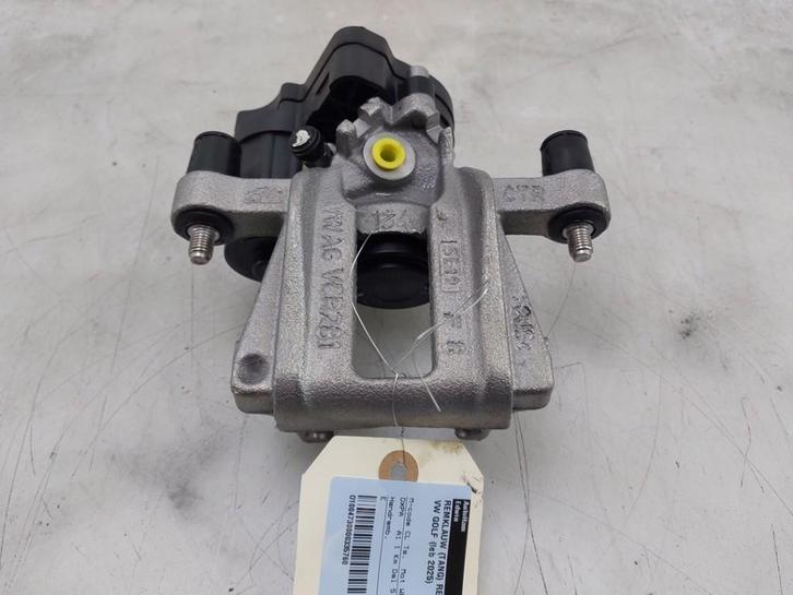 REMKLAUW RECHTS ACHTER Volkswagen Golf VIII Variant (GC5), Auto-onderdelen, Remmen en Aandrijving, Volkswagen, Gebruikt