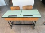 Oude schoolbank, lessenaar, bureautje voor kindjes, Ophalen, Zo goed als nieuw