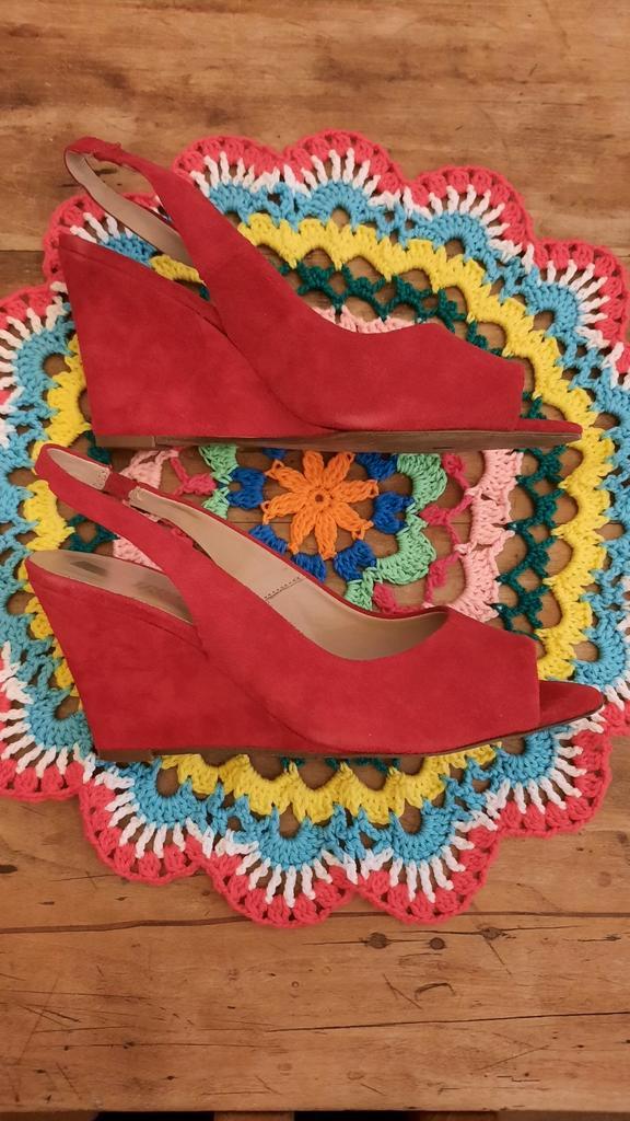 Sandalen met sleehak - Mt. 37, Kleding | Dames, Schoenen, Gedragen, Schoenen met hoge hakken, Rood, Ophalen of Verzenden
