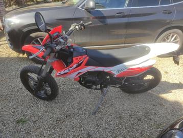 Moto Beta  50rr  motard  de 2018  8000 km – Très bon état beschikbaar voor biedingen