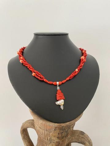 Elegante Boeddha barokke ketting met koraalparels uit de Zui beschikbaar voor biedingen