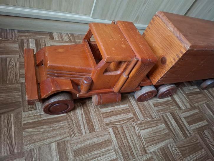 Houten vrachtwagen, camion. Heel stevig, Enfants & Bébés, Jouets | Jouets en bois, Utilisé, Jouet à Pousser ou Tirer, Enlèvement