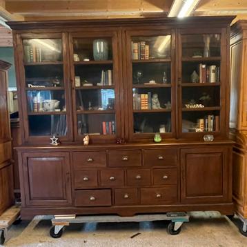 BLACK FRIDAY Buffetkast €1950 NU VOOR €1350,- inc.Bezorging. beschikbaar voor biedingen