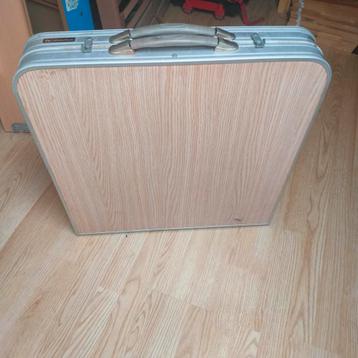 Table de camping quechua et 3 tabourets pliants  beschikbaar voor biedingen