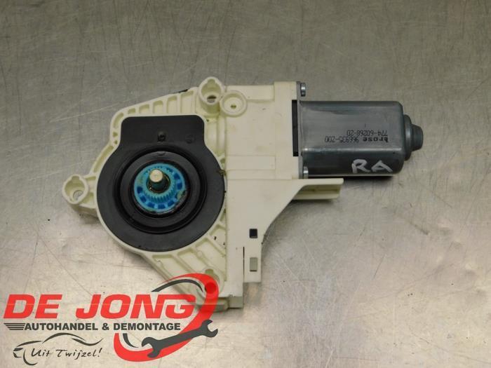 Moteur de vitre portière d'un Audi A5, Autos : Pièces & Accessoires, Carrosserie & Tôlerie, Audi, Utilisé, 3 mois de garantie