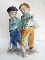 Retro porseleinen spelende jongens Arpo made Romania, van 70, Ophalen of Verzenden