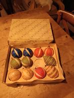 Doos met 11 vintage kunststof kerstballen, Diversen, Kerst, Ophalen of Verzenden