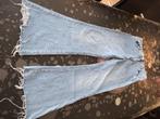 Jeans bershka flare taille 42, Kleding | Dames, Spijkerbroeken en Jeans, Bershka, Ophalen of Verzenden, Zo goed als nieuw, Blauw
