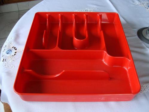 range-couverts de couleur rouge d'époque 1970, vintage, Huis en Inrichting, Keuken | Bestek, Zo goed als nieuw, Bestekset, Overige materialen